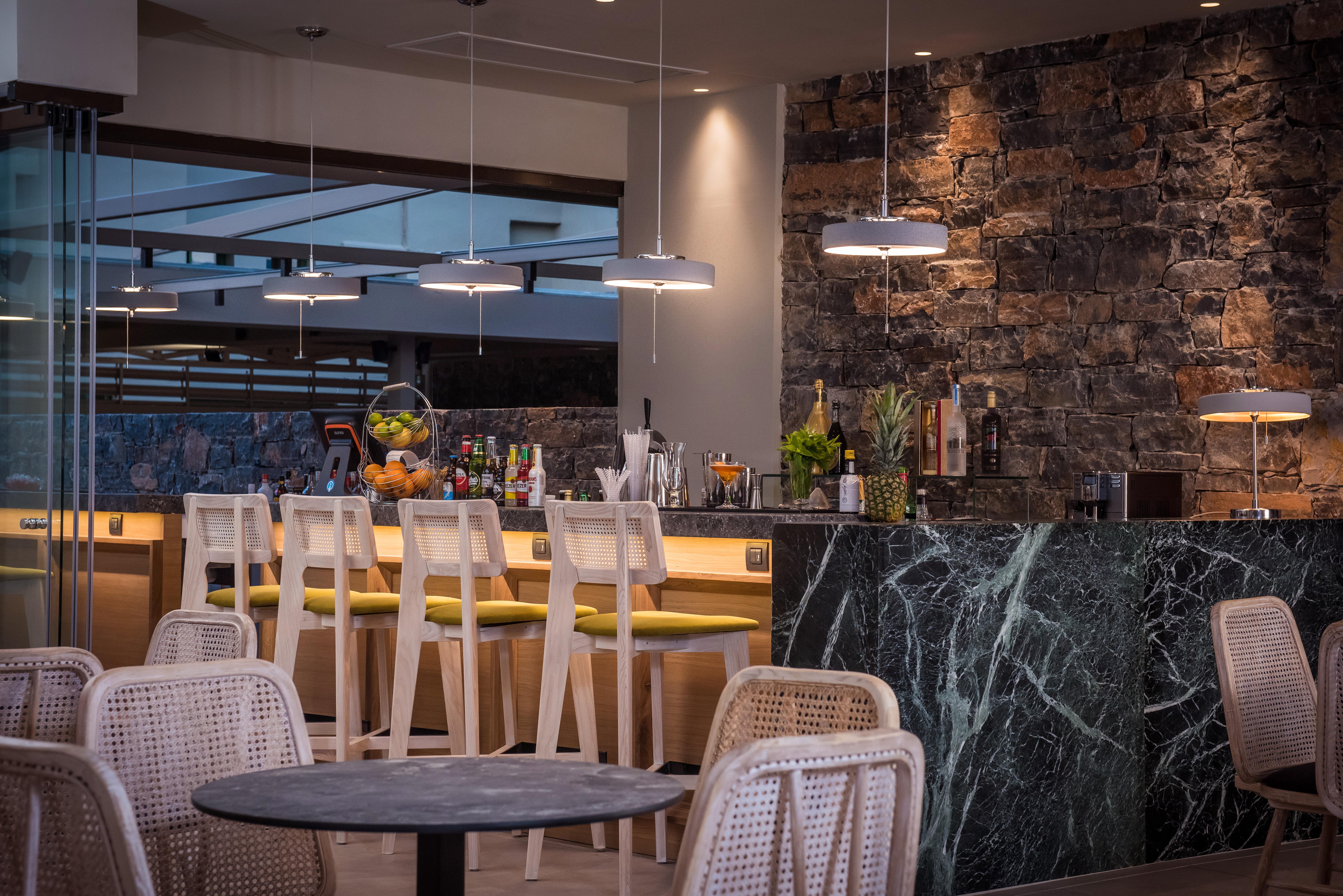 Petousis & Hotel Amoudara Lasithiou