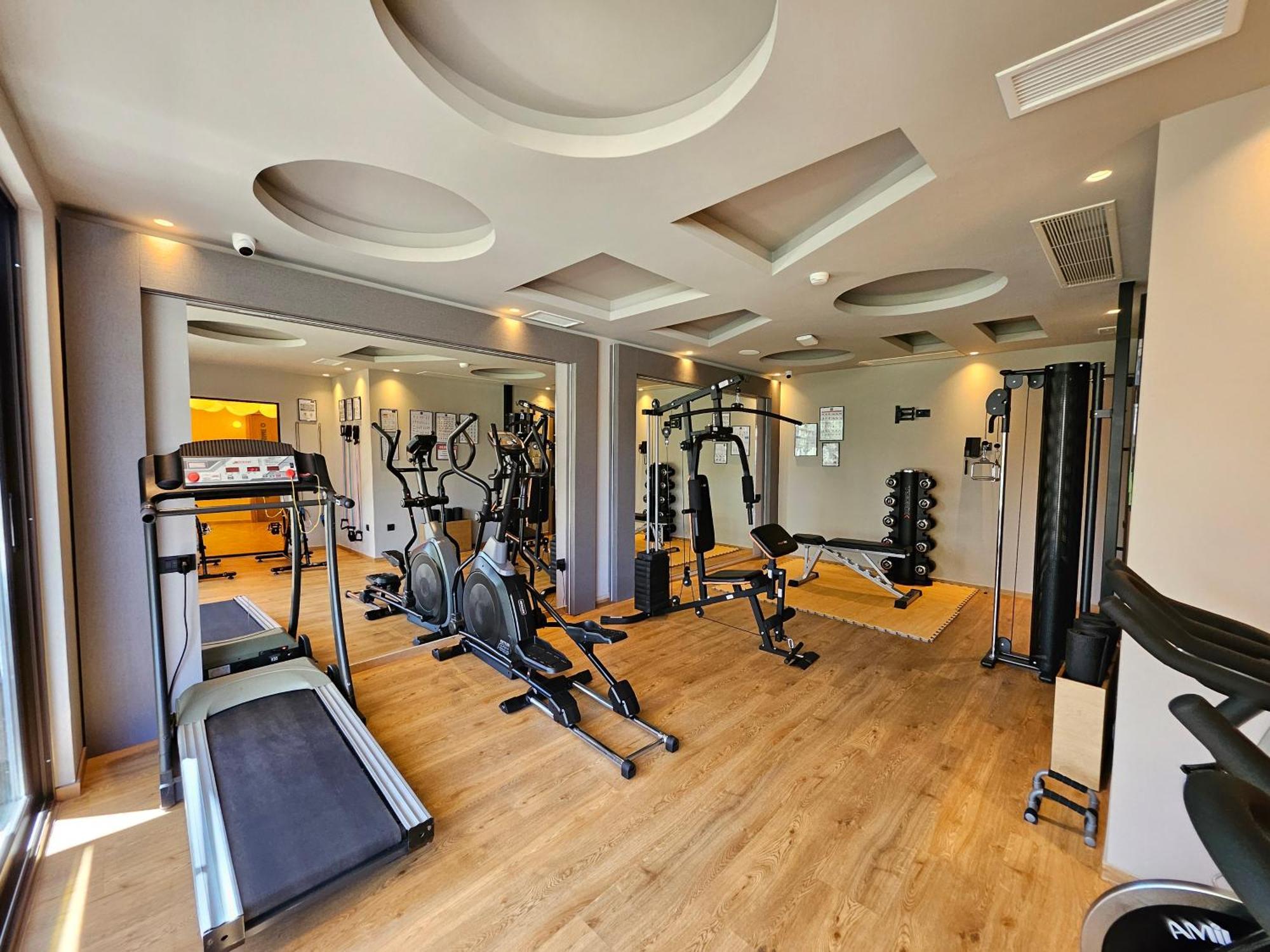 Petousis & Hotel Amoudara Lasithiou