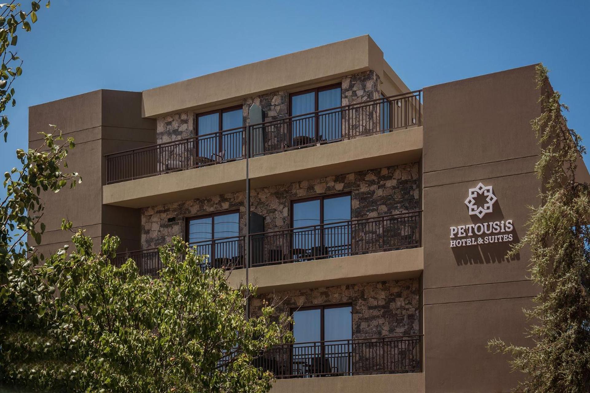 Petousis Hotel&suites